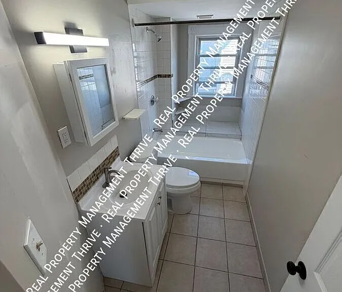 103 Ash St #2 — Photo 9