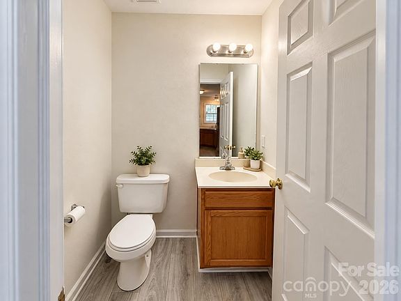 5th image of 1911 Flushing Ct