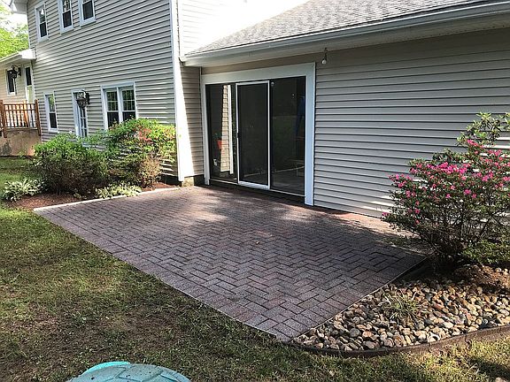 3rd image of 64 Parkview Dr