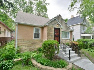3031 Queen Ave N, Minneapolis, MN 55411