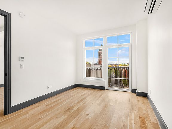 3rd image of 1430 Fulton St #2C