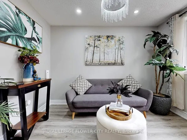 2170 Bromsgrove Rd #141, Mississauga, ON L5J 4J2