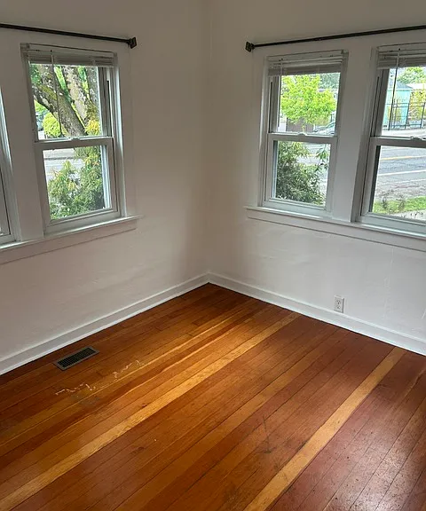 511 NE Lawrence Ave — Photo 8