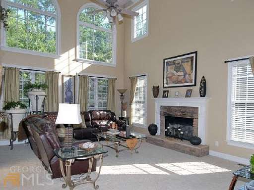 5th image of 1109 Astoria Ln
