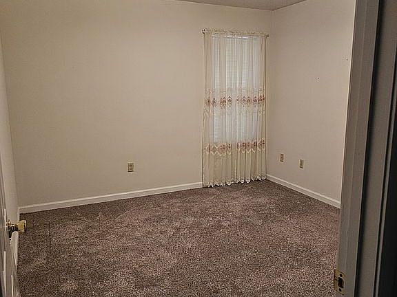 5th image of 392 Fairway Oaks Dr
