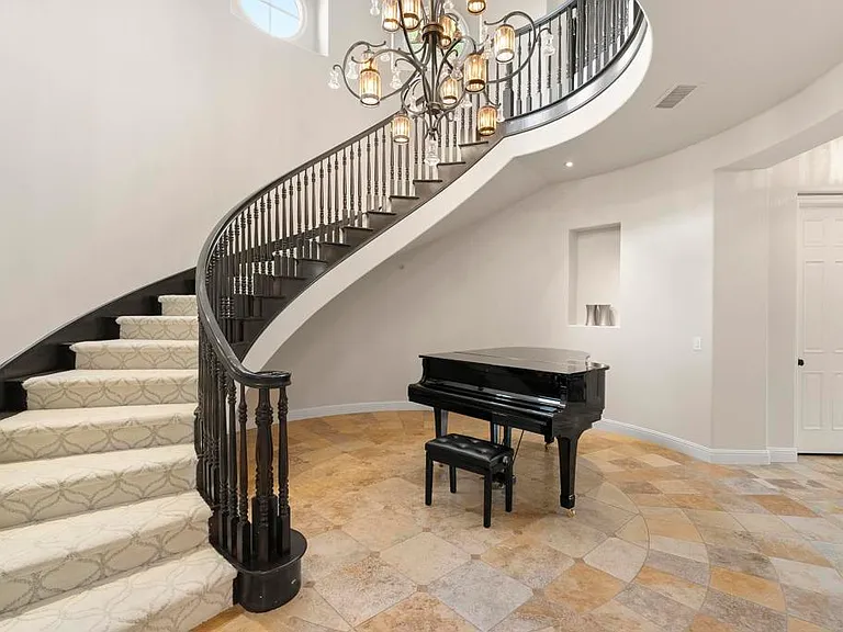 6152 Avenida Del Duque — Photo 8