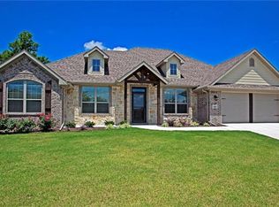 324 Avignon Ave, Springdale, AR 72764