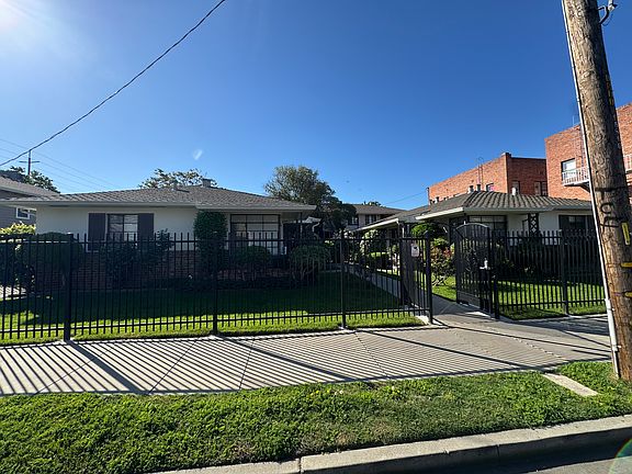 2nd image of 226 E Vine St