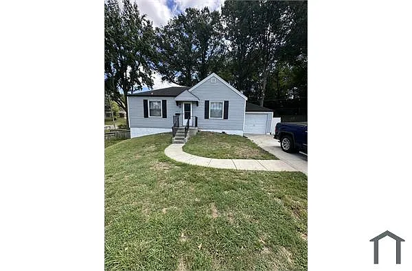 7405 Sharon Dr photo 1