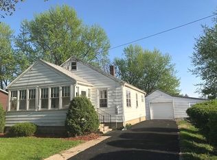 404 Park St, Dixon, IL 61021