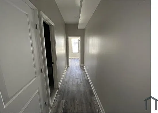 220 E 22nd St #1 — Photo 8