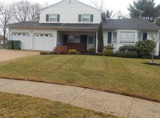 14 Gentore Ct, Edison, NJ 08820