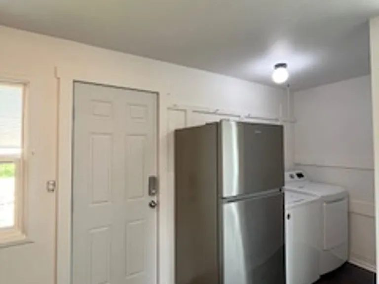 215 Elm St — Photo 24