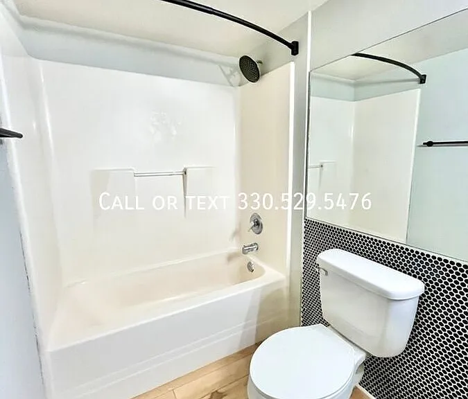 1133 W 9th Street — Photo 62
