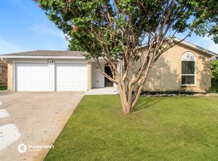 6041 Dustin Dr, Watauga, TX 76148