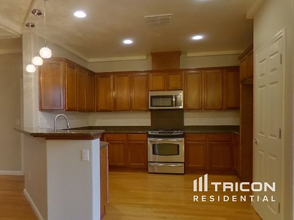 5th image of 2148 Pleasant Grove Blvd