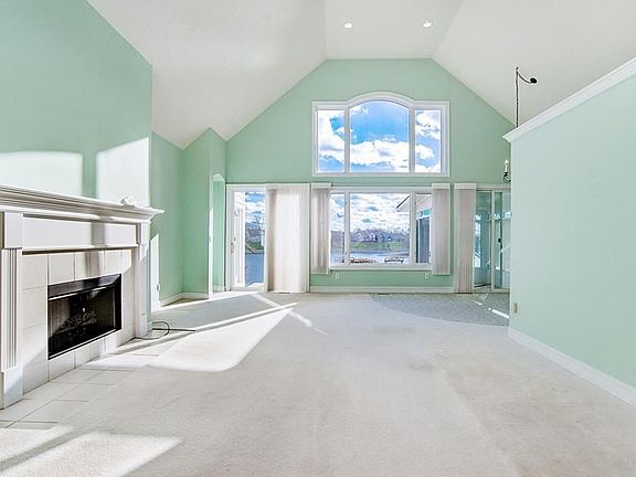 5th image of 4621 Crystal Lake Ln