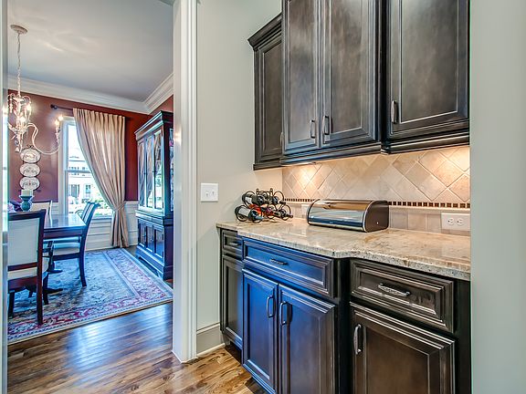 5th image of 1580 Westhaven Blvd