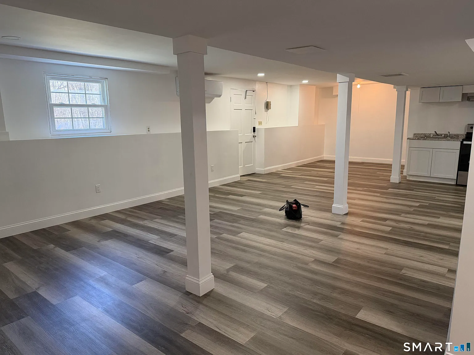 1 bed, 1.0 bath, 3200 sqft, $1,500 — Photo 4