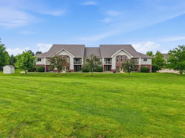 W1062 Marietta AVENUE #302, Ixonia, WI 53036