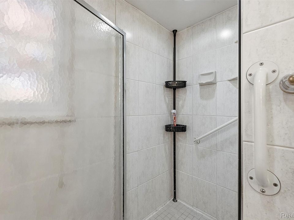 27770 Arlington Dr, photo 23