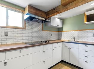 1617 NE Couch St #2, Portland, OR 97232