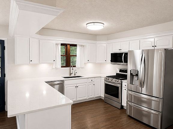 5th image of 1334 Meadow Ln