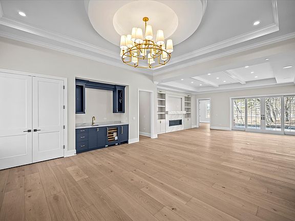 3rd image of 270 Majestic Oak Ct