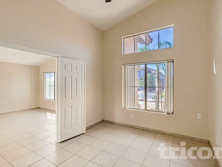 15028 W Elko Dr — Photo 13