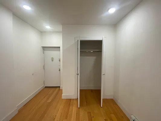 Rented by EastMount Realty LLC | media 30