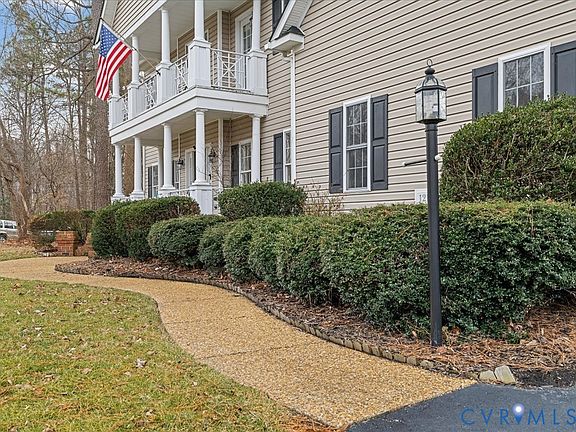 3rd image of 1213 Walthall Creek Dr