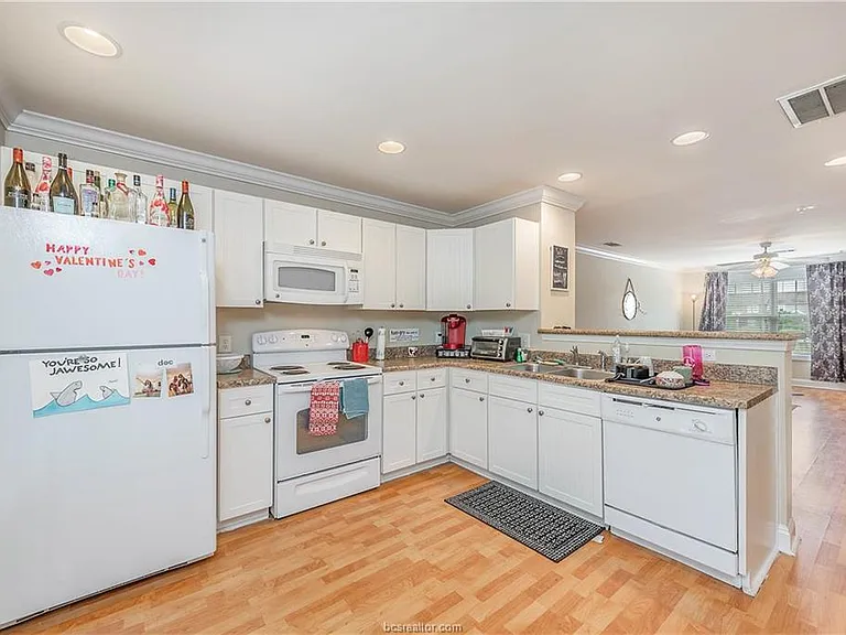 1725 Harvey Mitchell Pkwy S #1630 — Photo 10