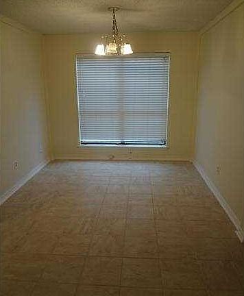 5th image of 1506 Honeyweed St