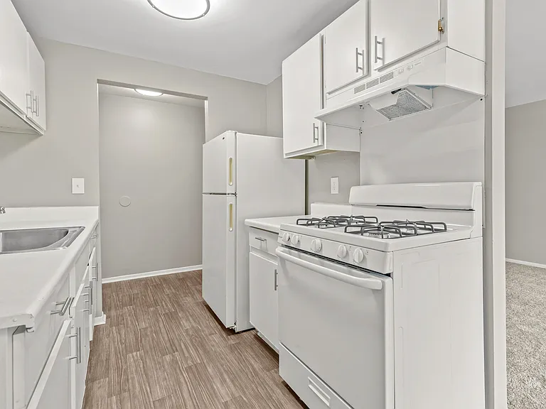 Country Meadows Apartments — Photo 12