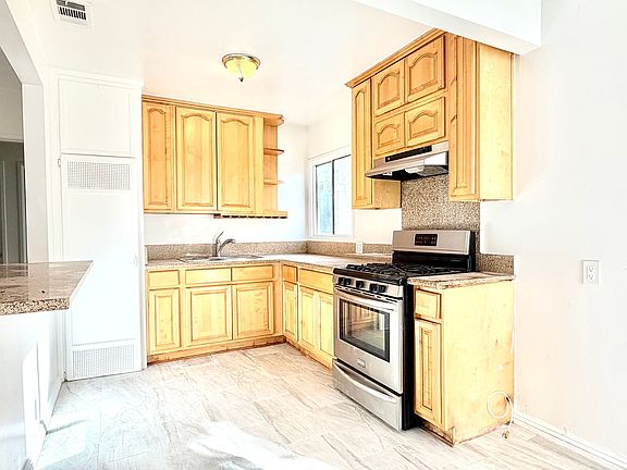4th image of 1814 Buffington St