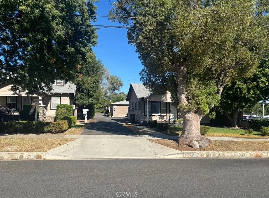 1 bed, 985 sqft, $2,385 — Photo 2