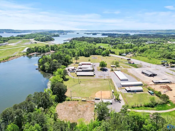 140 Claysville School Rd, Guntersville, AL 35976