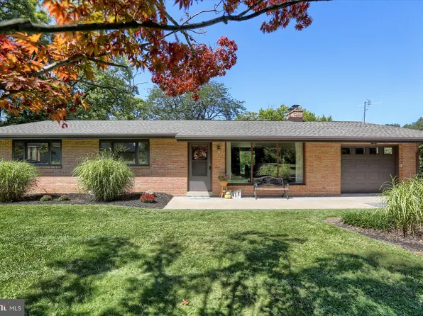 1000 Brentwater Rd, Camp Hill, PA 17011