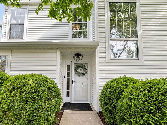 4th image of 113 Welwyn St #0