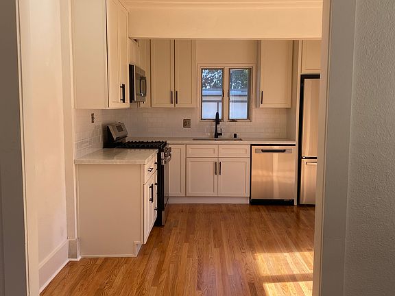 5th image of 3227 McKinley St