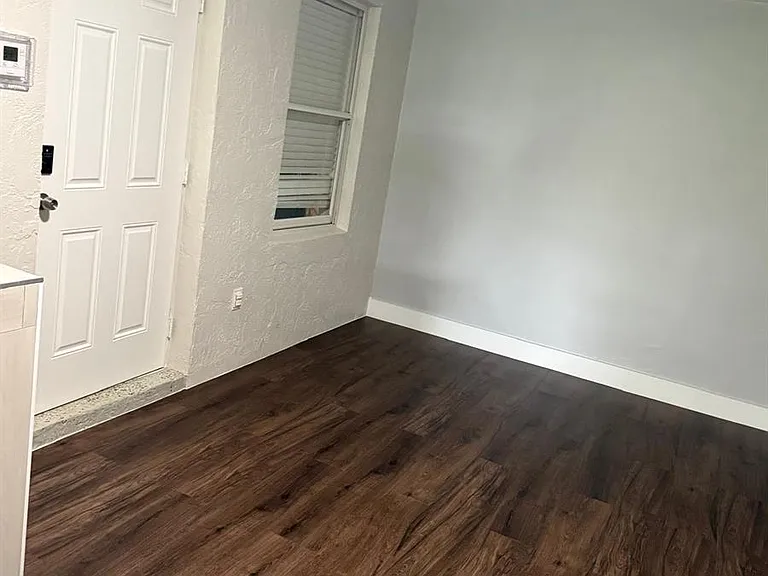 9024 Apache Blvd — Photo 20