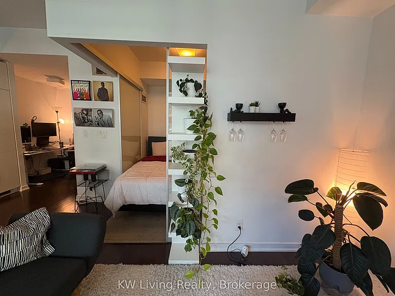 12 York St #406 — Photo 8