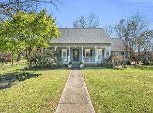 403 Shadowood Ln, Starkville, MS 39759