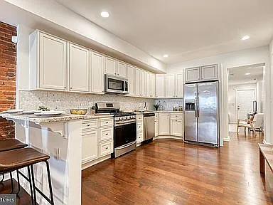 2515 E Fayette St Photo 1
