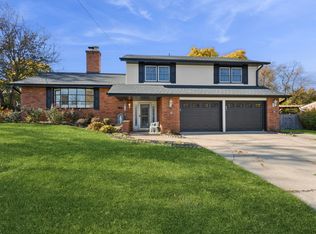 7S355 Midfield Dr, Aurora, IL 60506