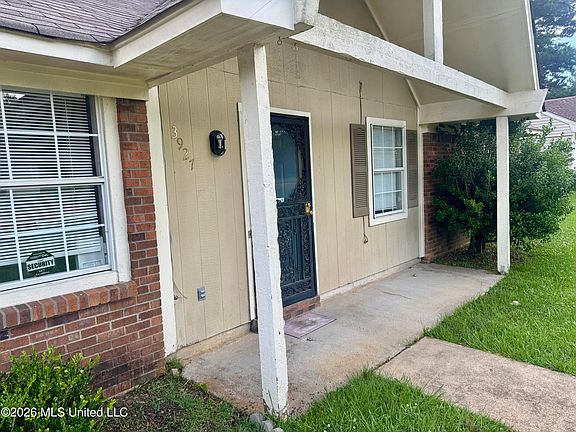 3rd image of 3927 Lost Lake Cir