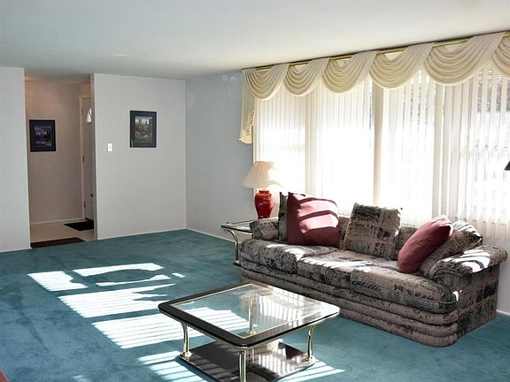 3rd image of 1527 Southbrook Dr
