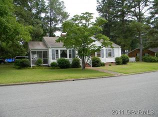 412 Woodlawn Dr, Williamston, NC 27892