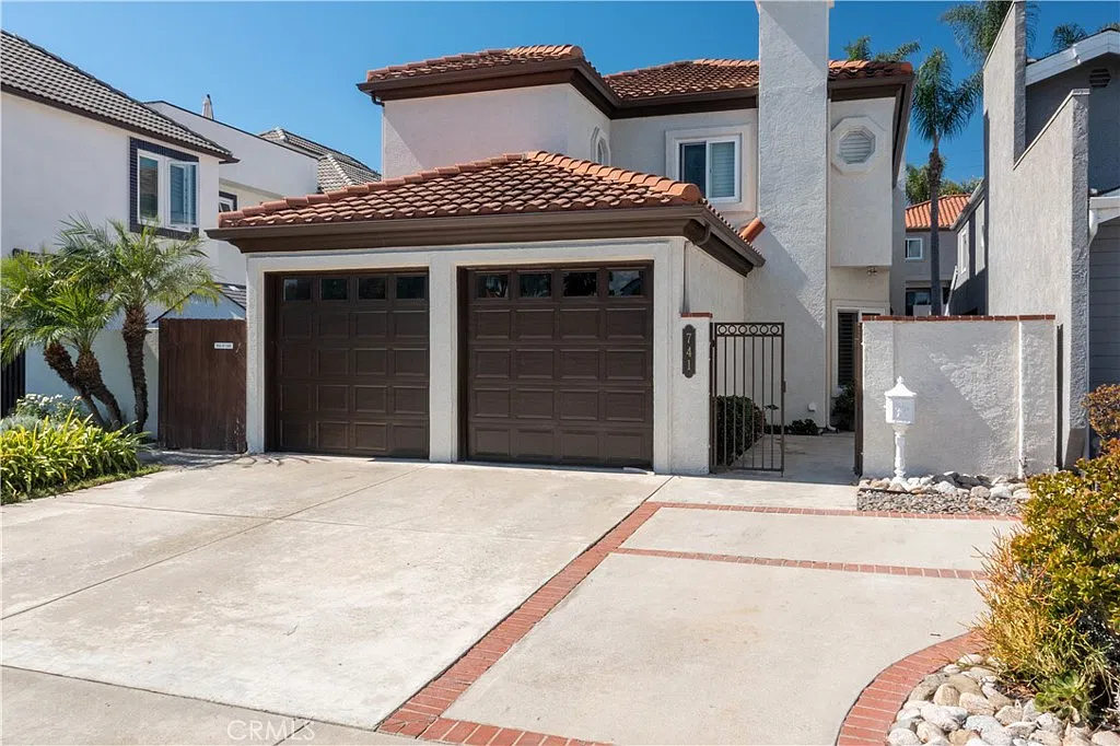 5 bed, 4.5 bath, 2831 sqft, $7,300 — Photo 3