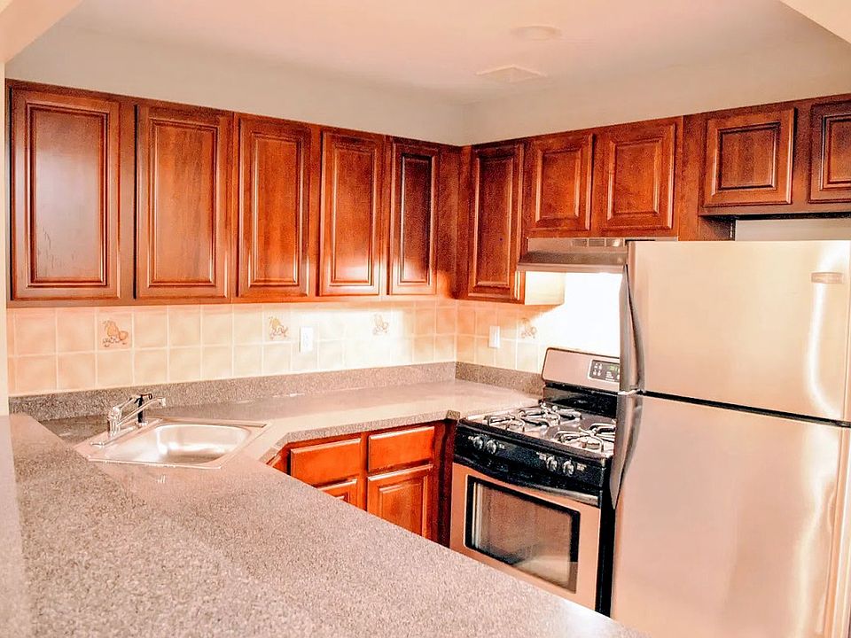 2nd image of 349 Fenimore St #2F